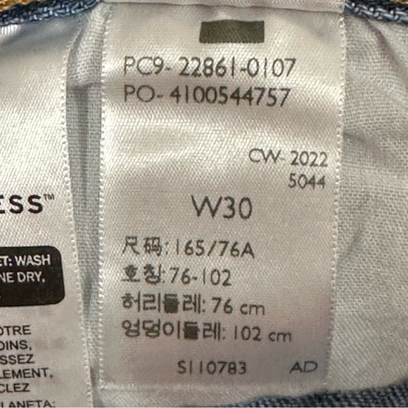 Levi’s Wedgie Jeans Distressed Buttonfly - Picture 9 of 9